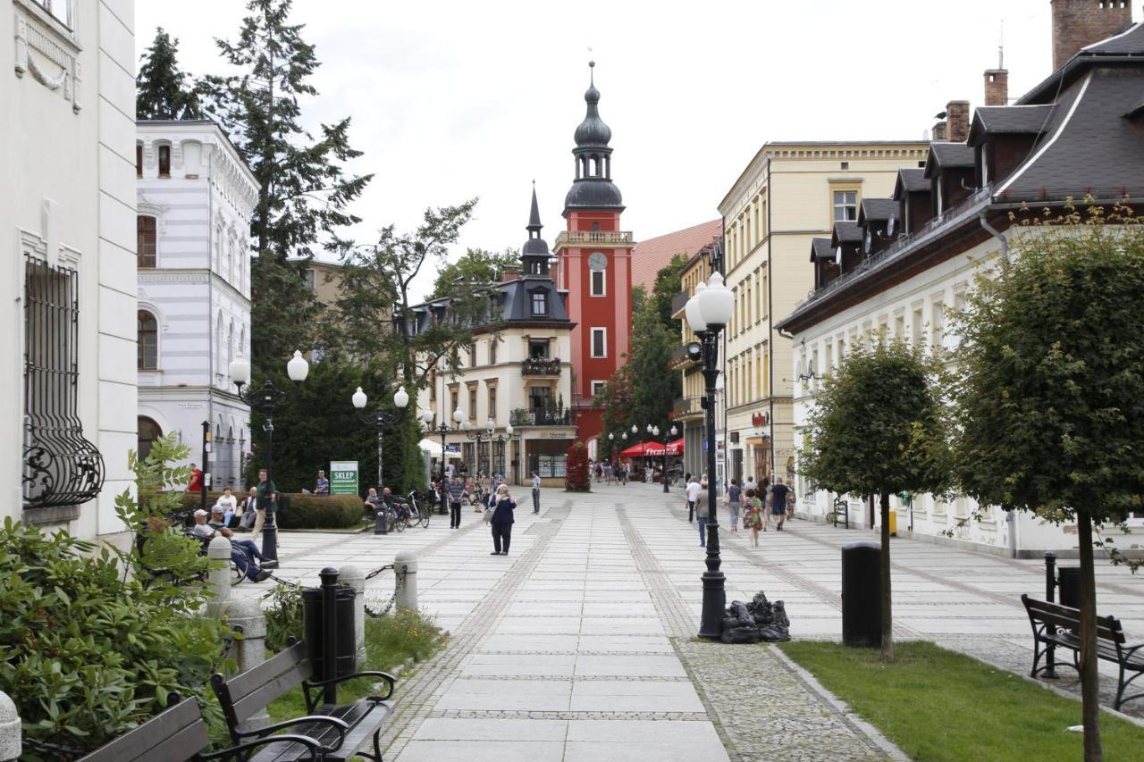 Jodla I Modrzew Appartement Jelenia Góra Buitenkant foto